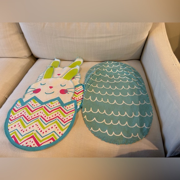 EASTER PLACEMATS, Set 6 - Picture 1 of 5